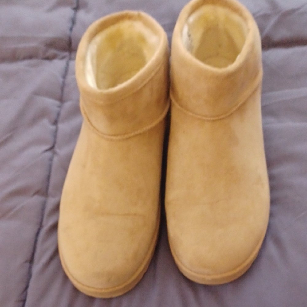 SO Tan Ankle Boots